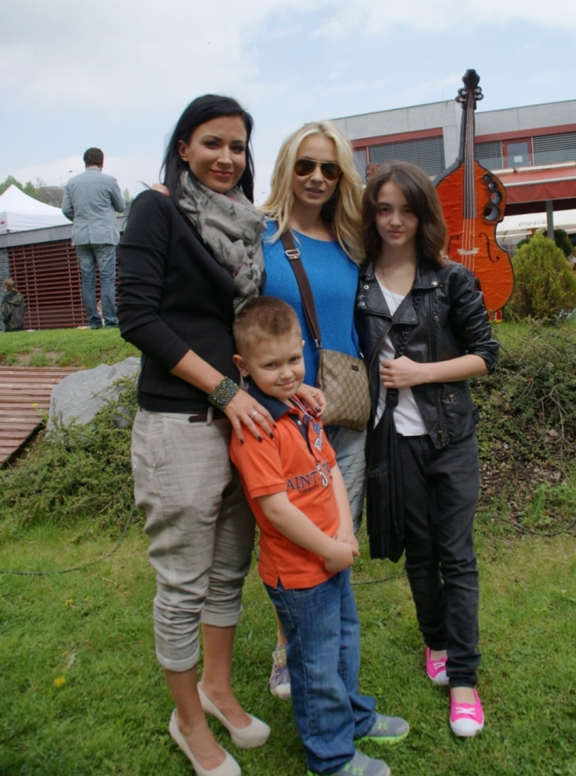 Martina Gavriely s dcerou Jessicou a moderátorka Gábina Partyšová se synem Kristiánem
