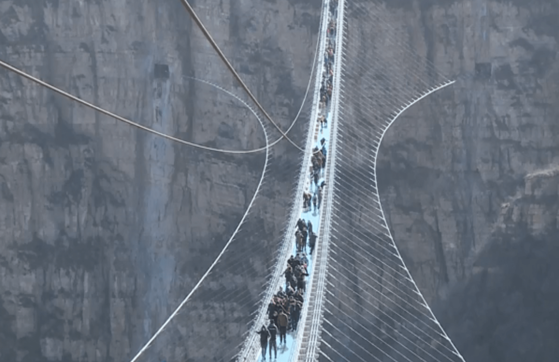 nejdelší skleněný most světa