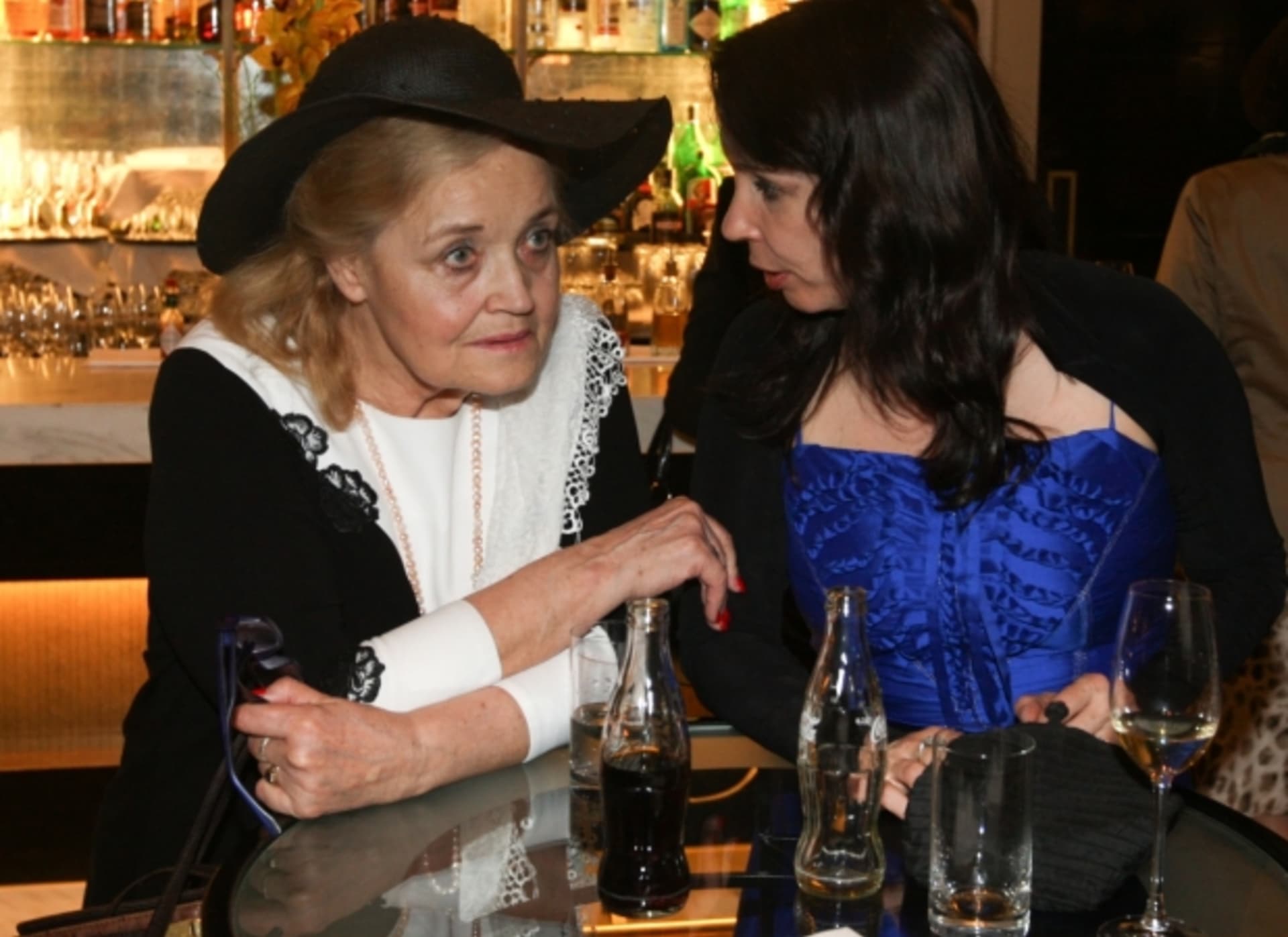 Gabriela Vránová s Nelou Boudovou na aukci pro nadaci Divoké husy
