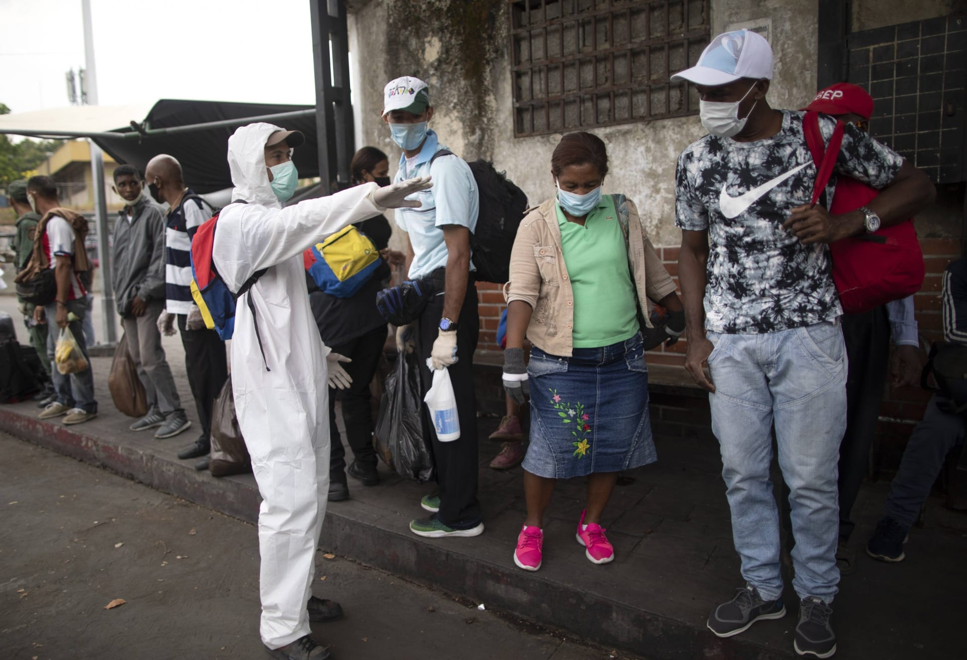 Pandemie koronaviru znamená pro zchudlou Venezuelu humanitární katastrofu