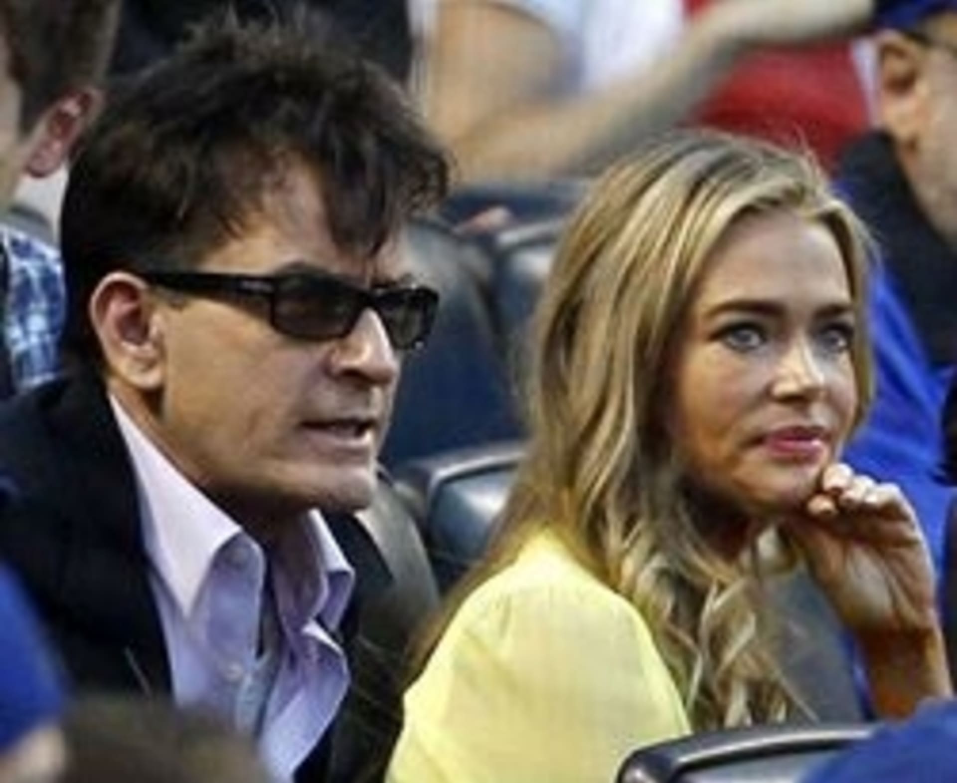 Charlie Sheen se svou předešlou manželkou, herečkou Denise Richards