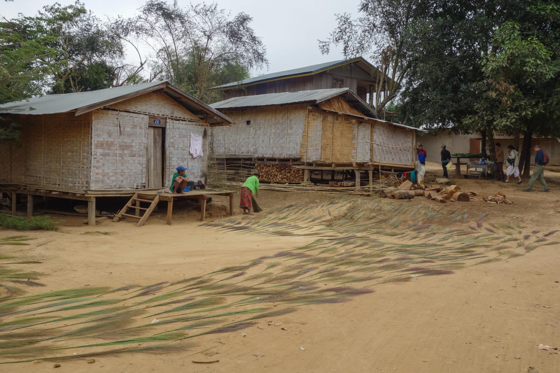 Domečky v laoské vesnici