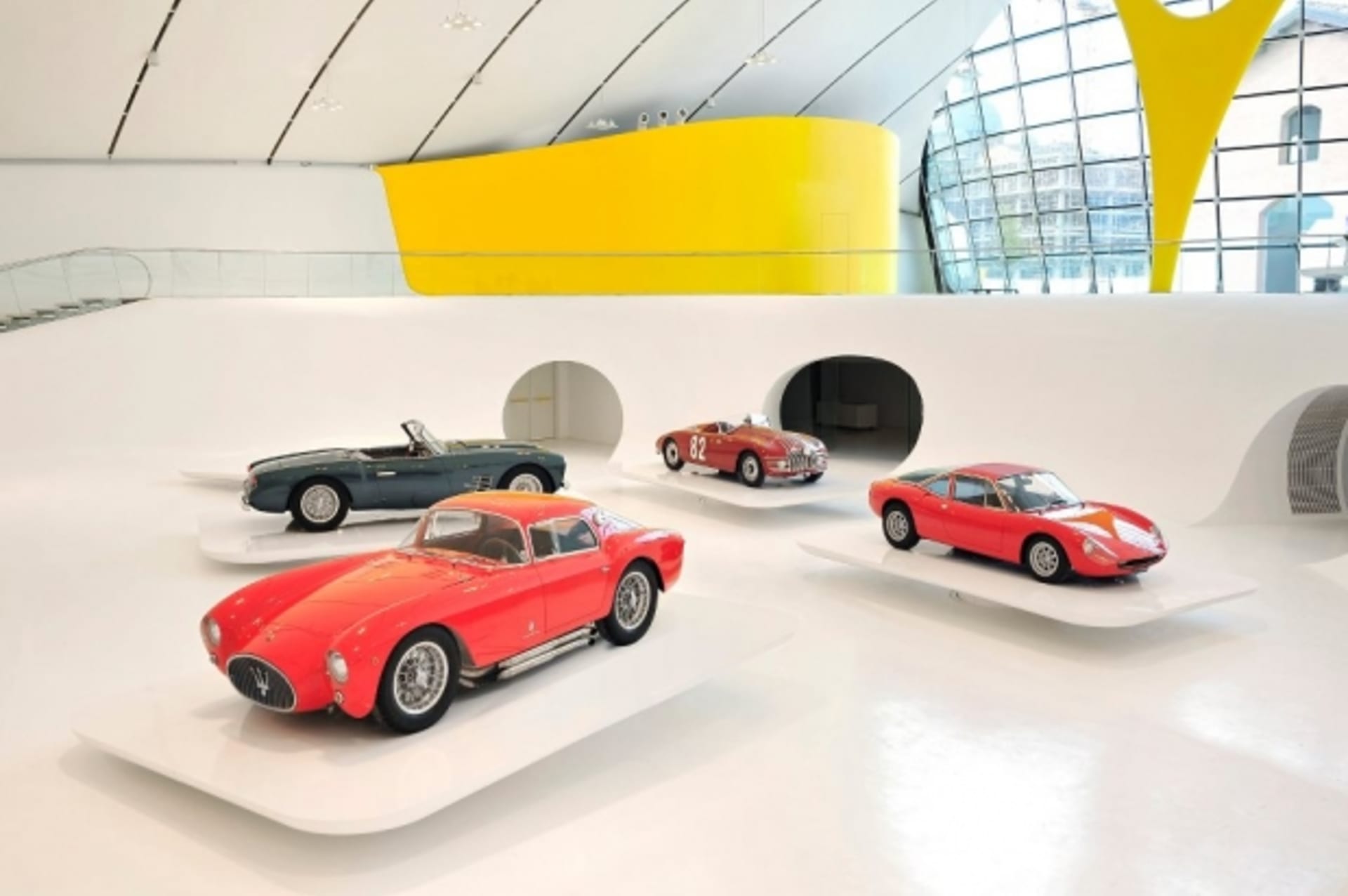 Muzeum Ferrari v italské Modeně dle projektu Jana Kaplického zevnitř