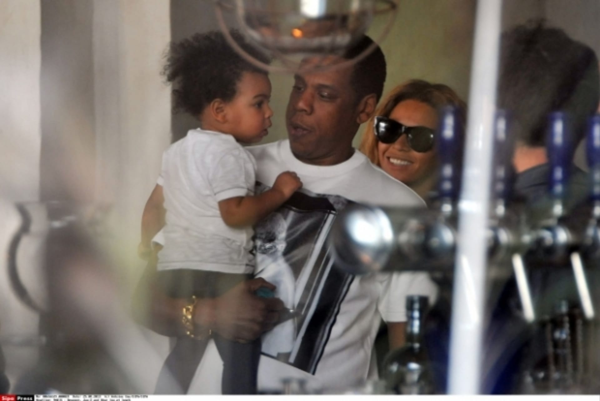 Beyoncé s rodinkou na obědě v Paříži