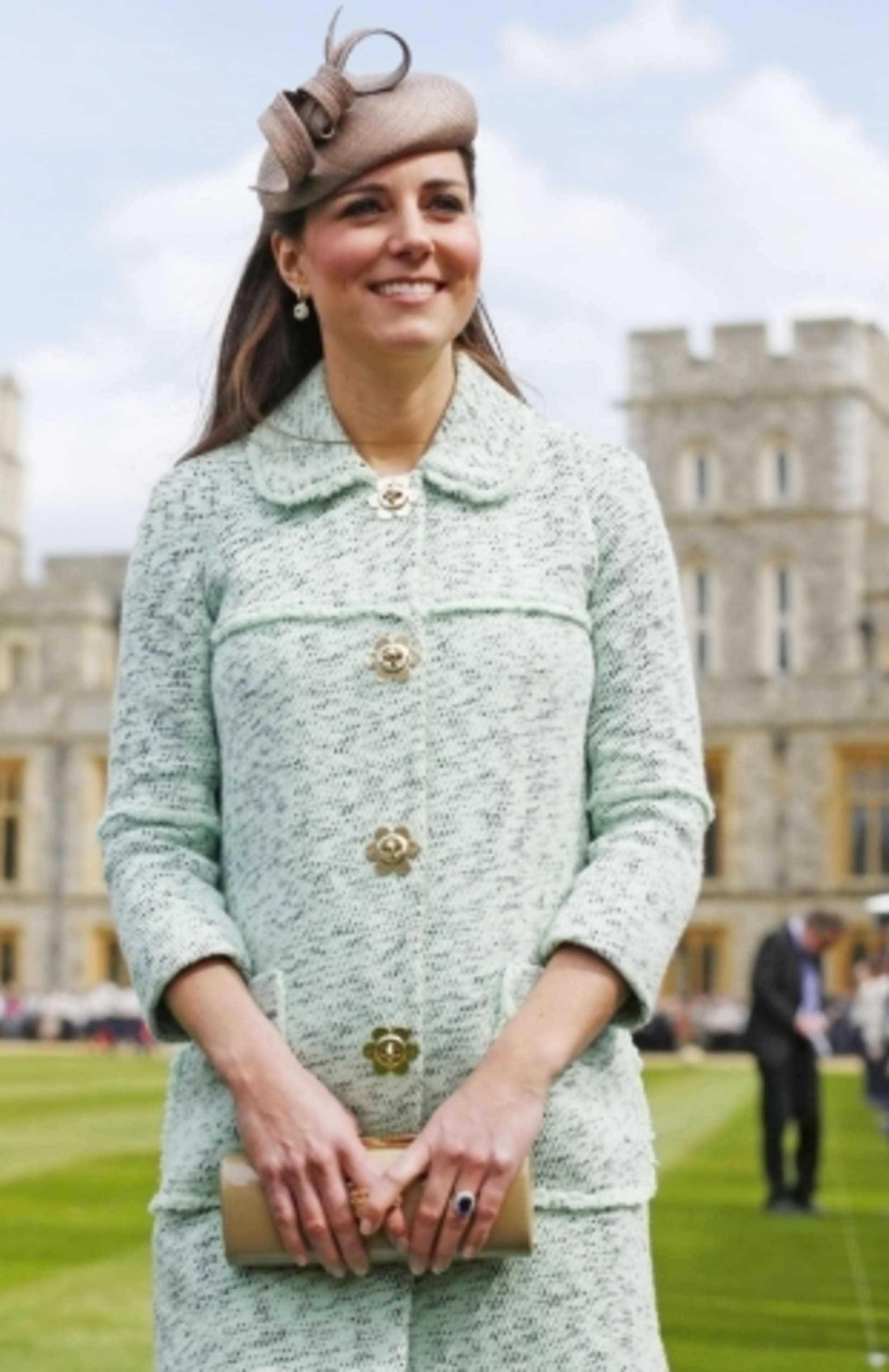 Kate schovávala těhotenské bříško v pastelovém kabátku