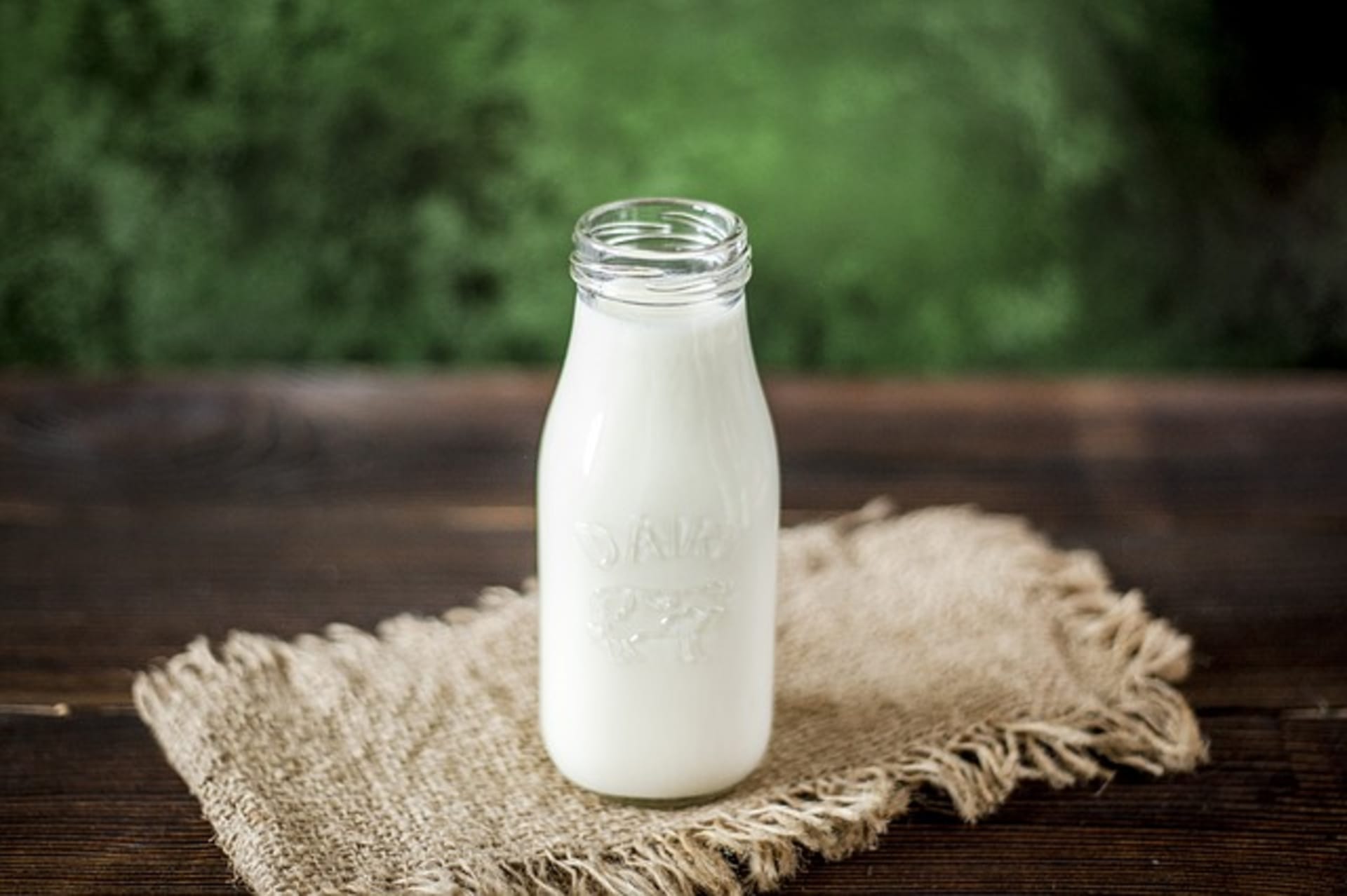 Ilustrační foto: láhev mléka