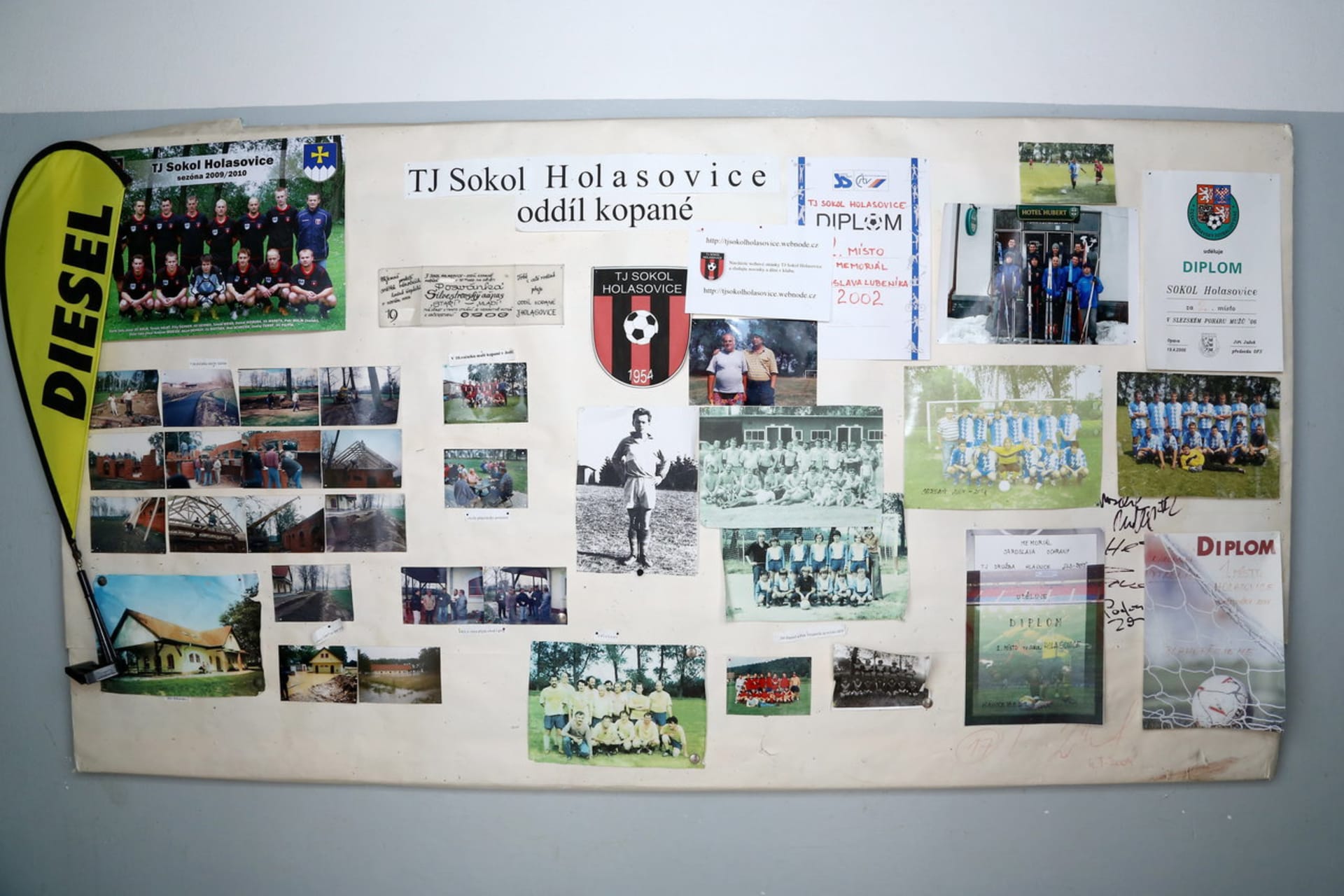 V Holasovicích mají dlouhou fotbalovou tradici a dokonce i ženský fotbalový tým, a tudíž fotbalem žije opravdu celá vesnice.