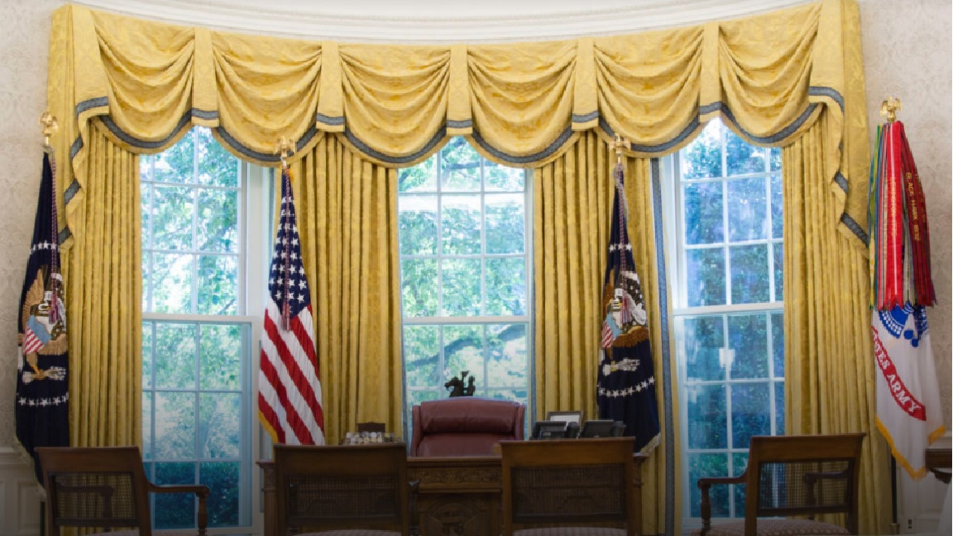 Oválná pracovna v Bílém domě foto White House