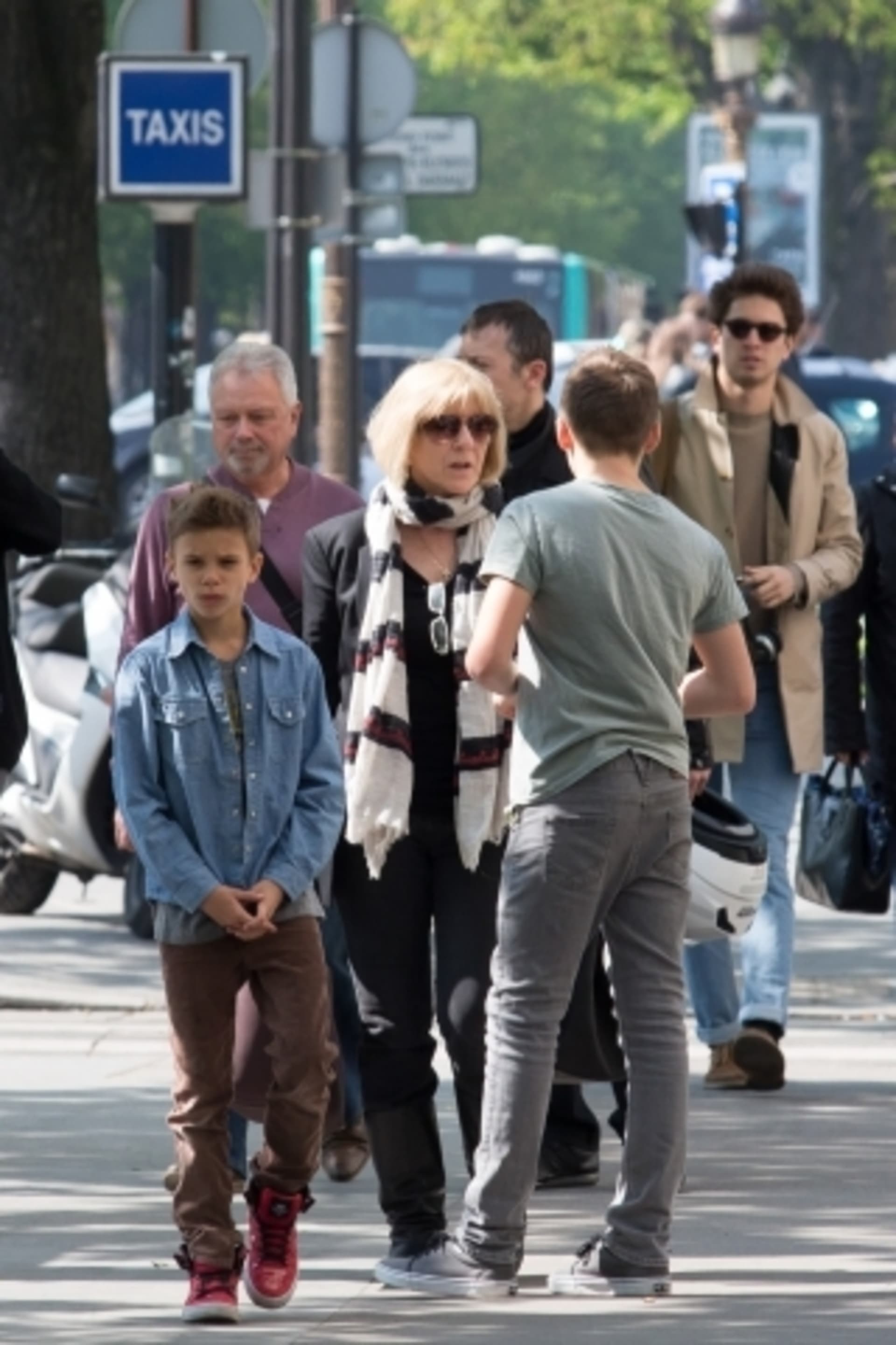 Rodiče Victorie Beckham a synové Romeo (vlevo) a Brooklyn (zezadu)