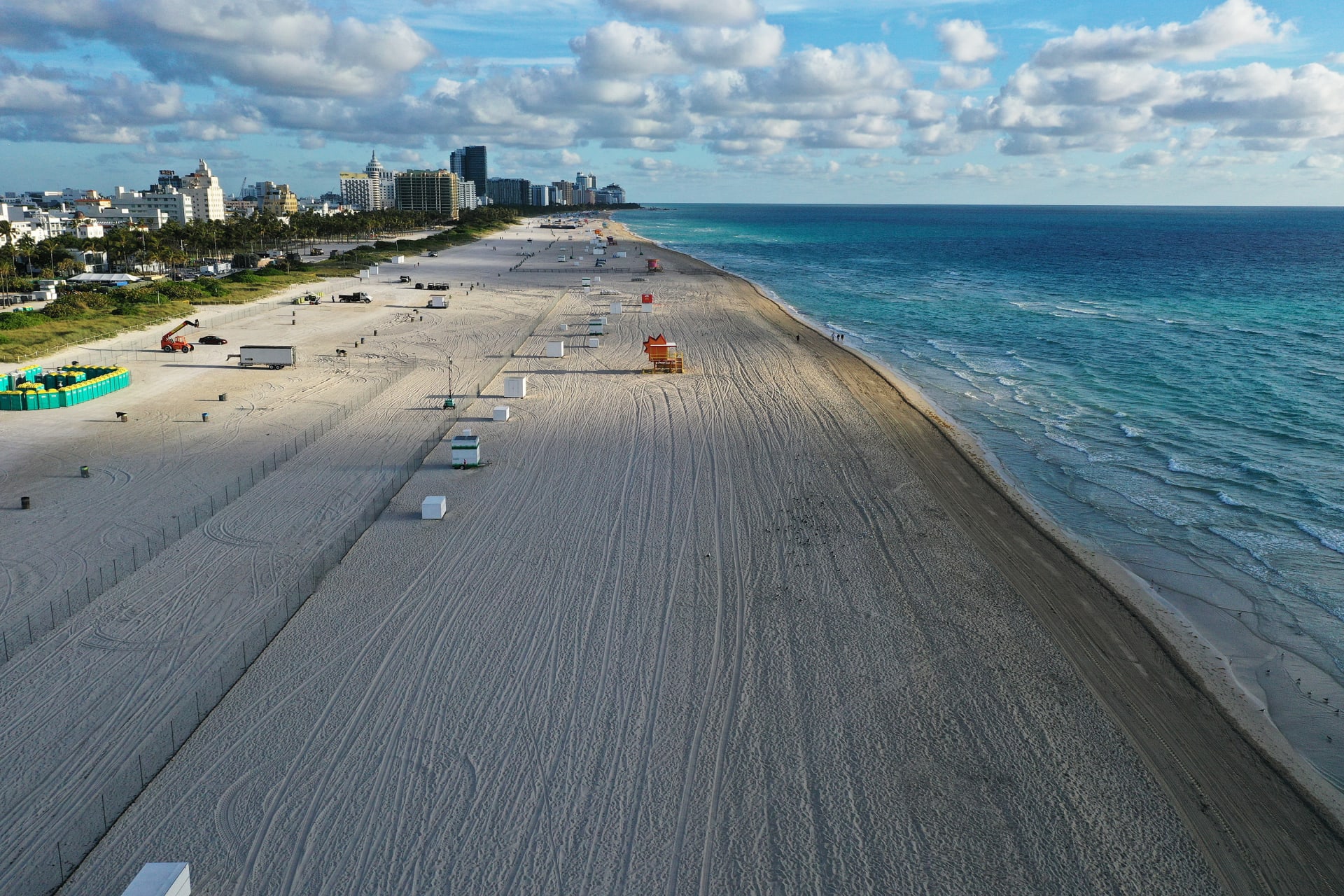Pláž Miami Beach osiřela kvůli koronaviru