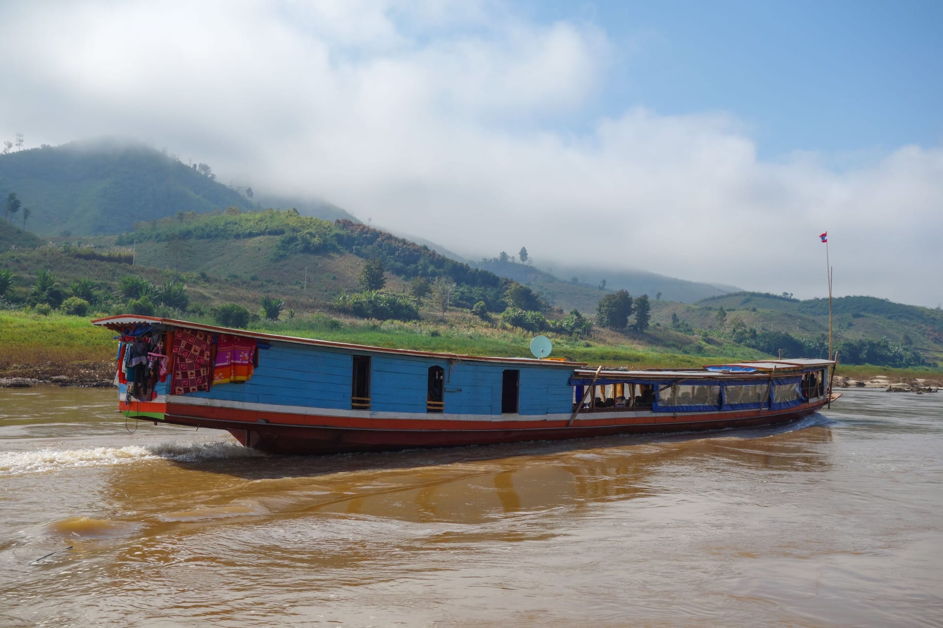 Jak poznat skryté části Laosu? Projeďte se lodí po Mekongu, z Luang Prabang do Houey Xay 8