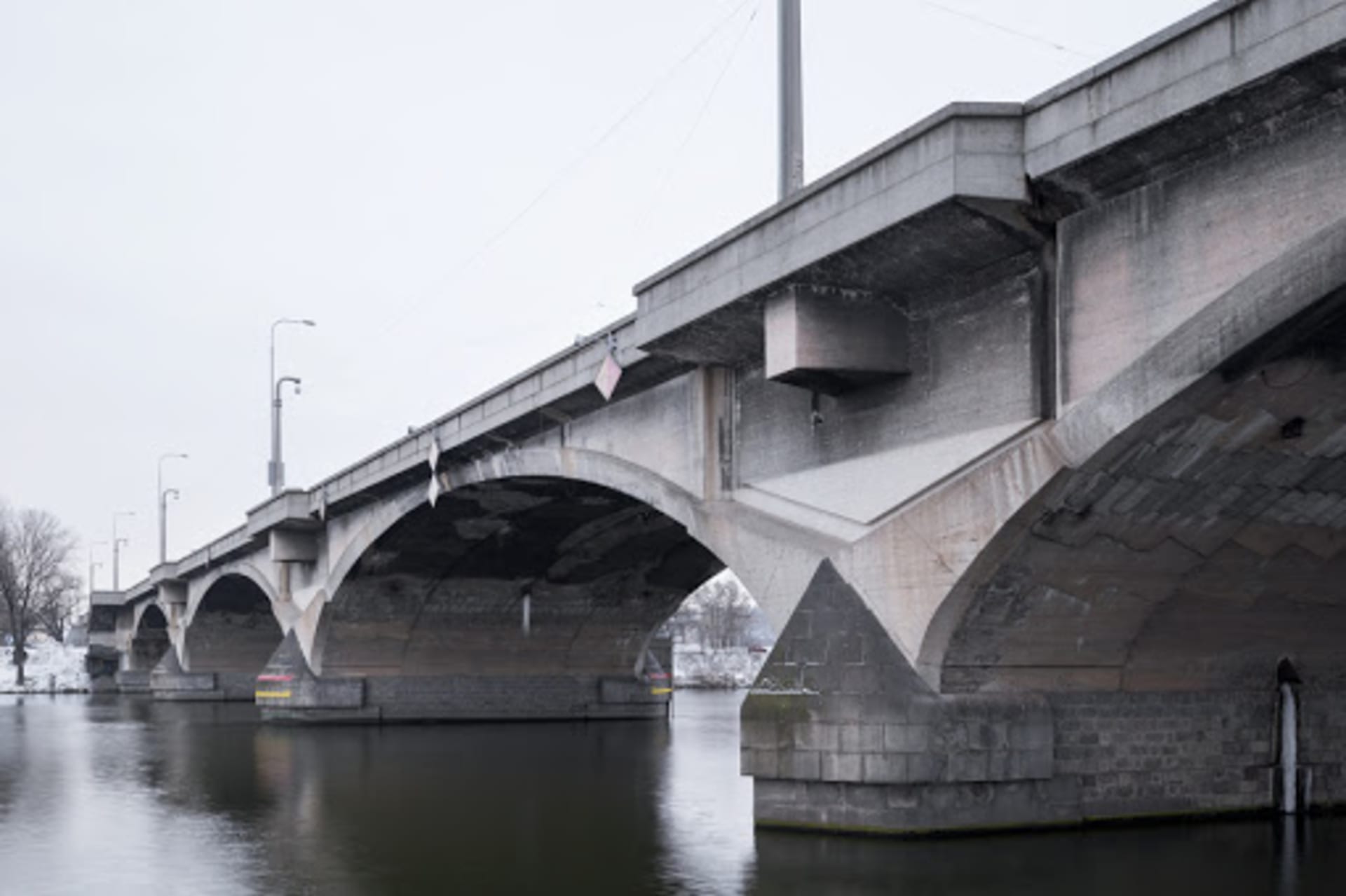 Libeňský most chátrá