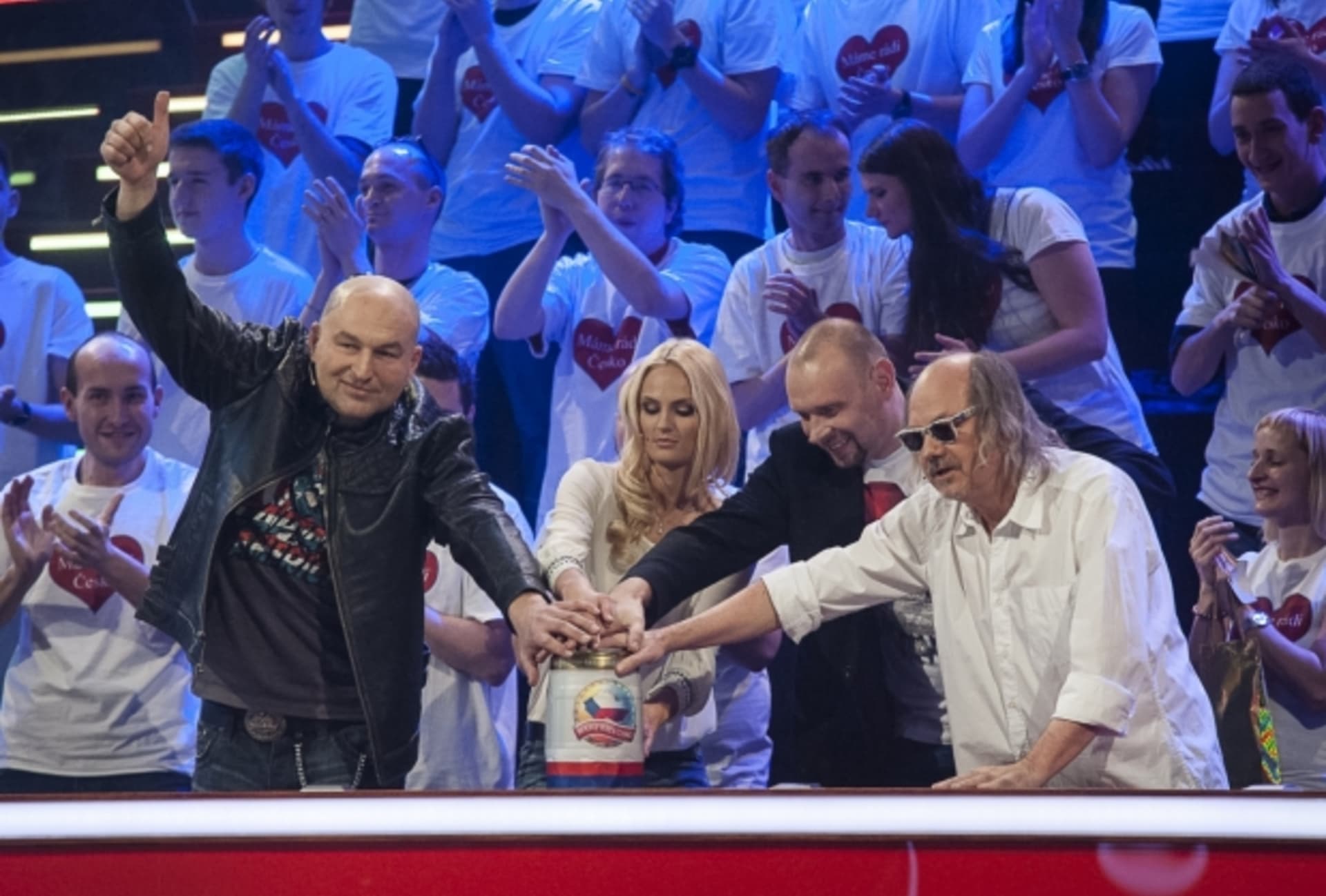 Tým  Lou Fanánka Hagena v soutěži Máme rádi Česko na FTV Prima: Tereza Fajksová, Miloš Knorr a Ondřej Hejma (zleva)