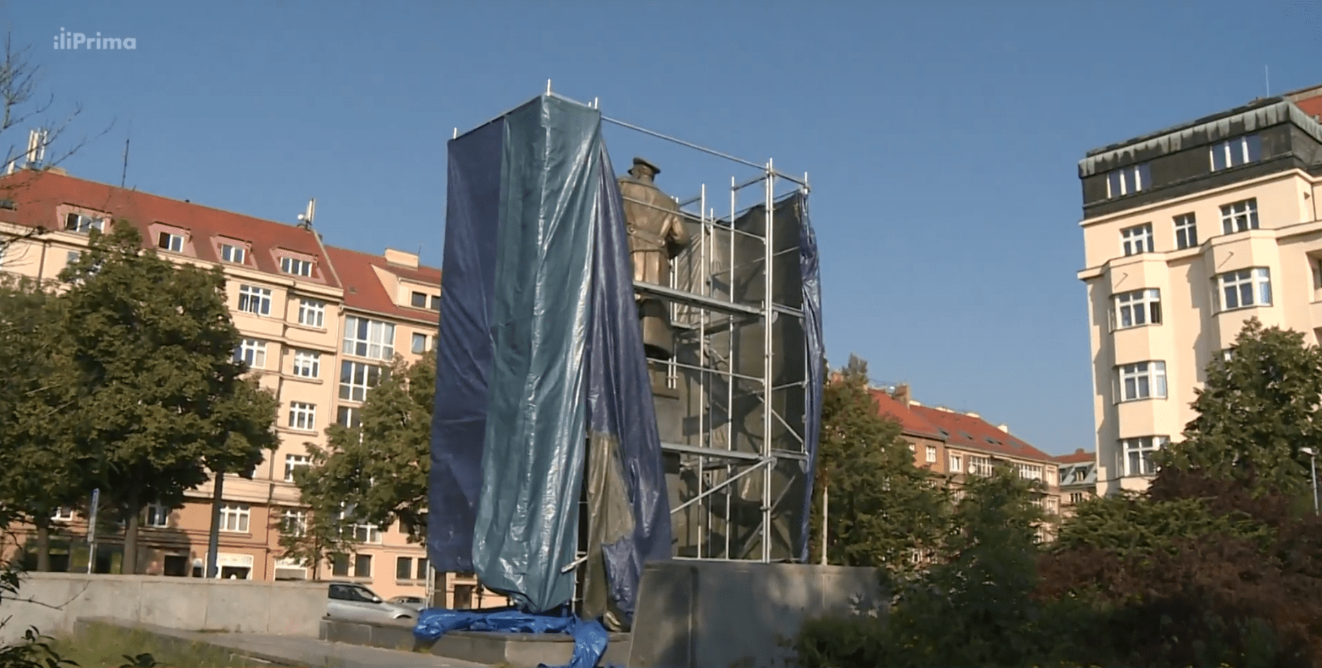 Zakrytá socha maršála Koněva