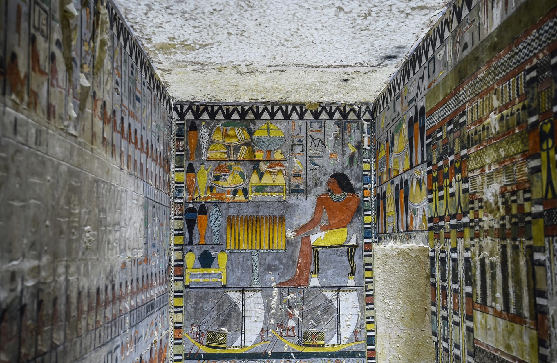 Malba v Khuwyho hrobce