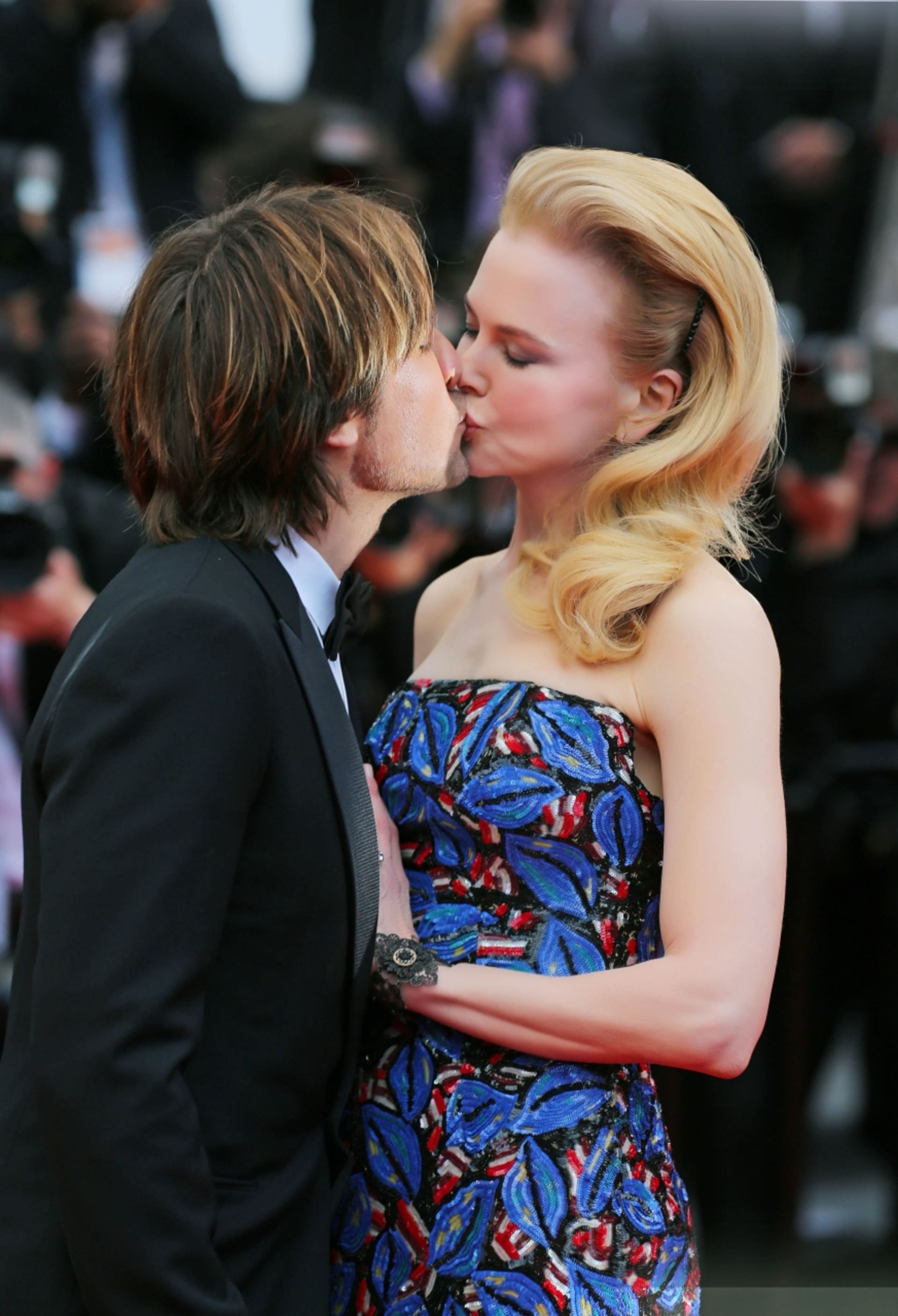 Nicole Kidman a zpěvák Keith Urban ukázali Cannes svou vášeň