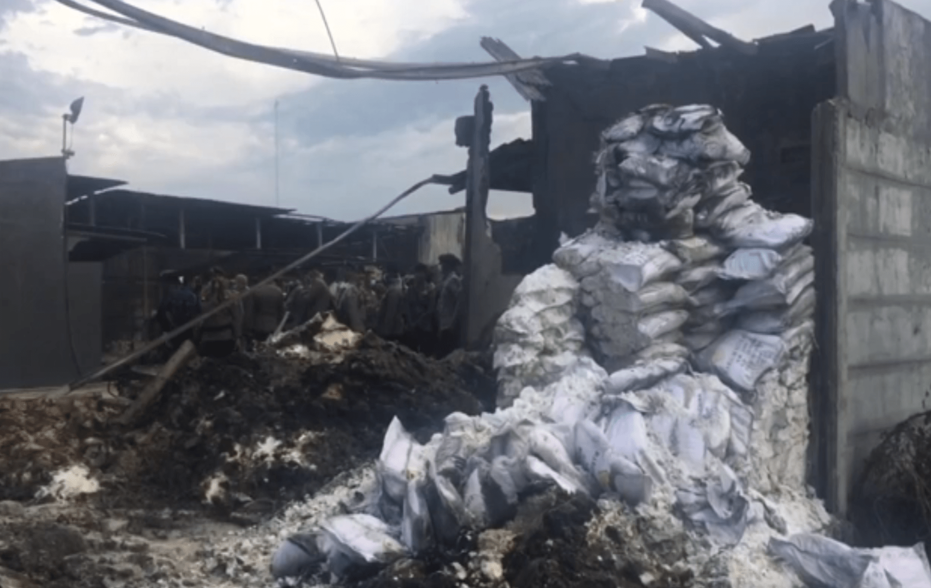 Výbuch továrny v Indonésii