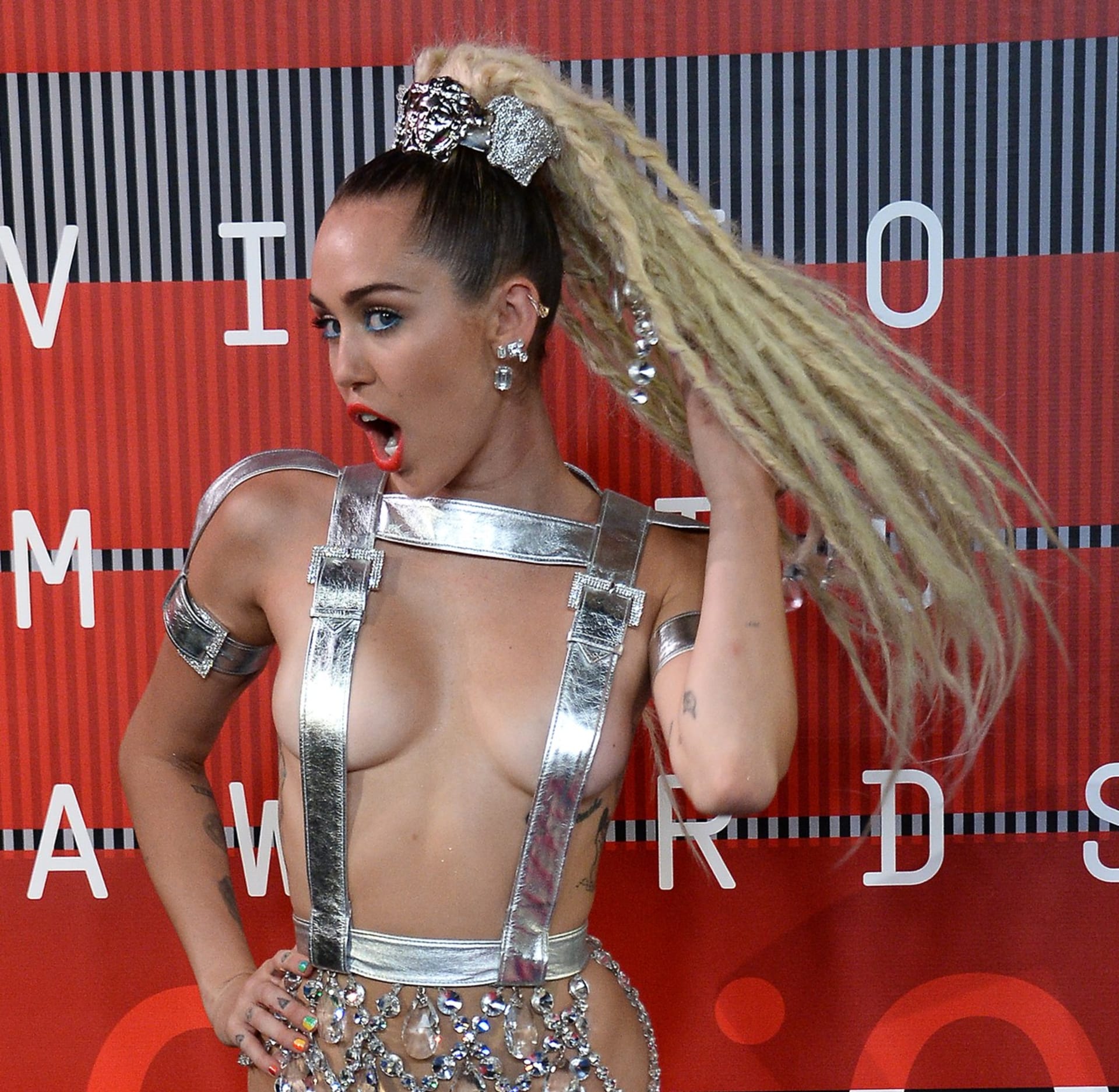 Miley tentokrát ukáže všechno a všem!