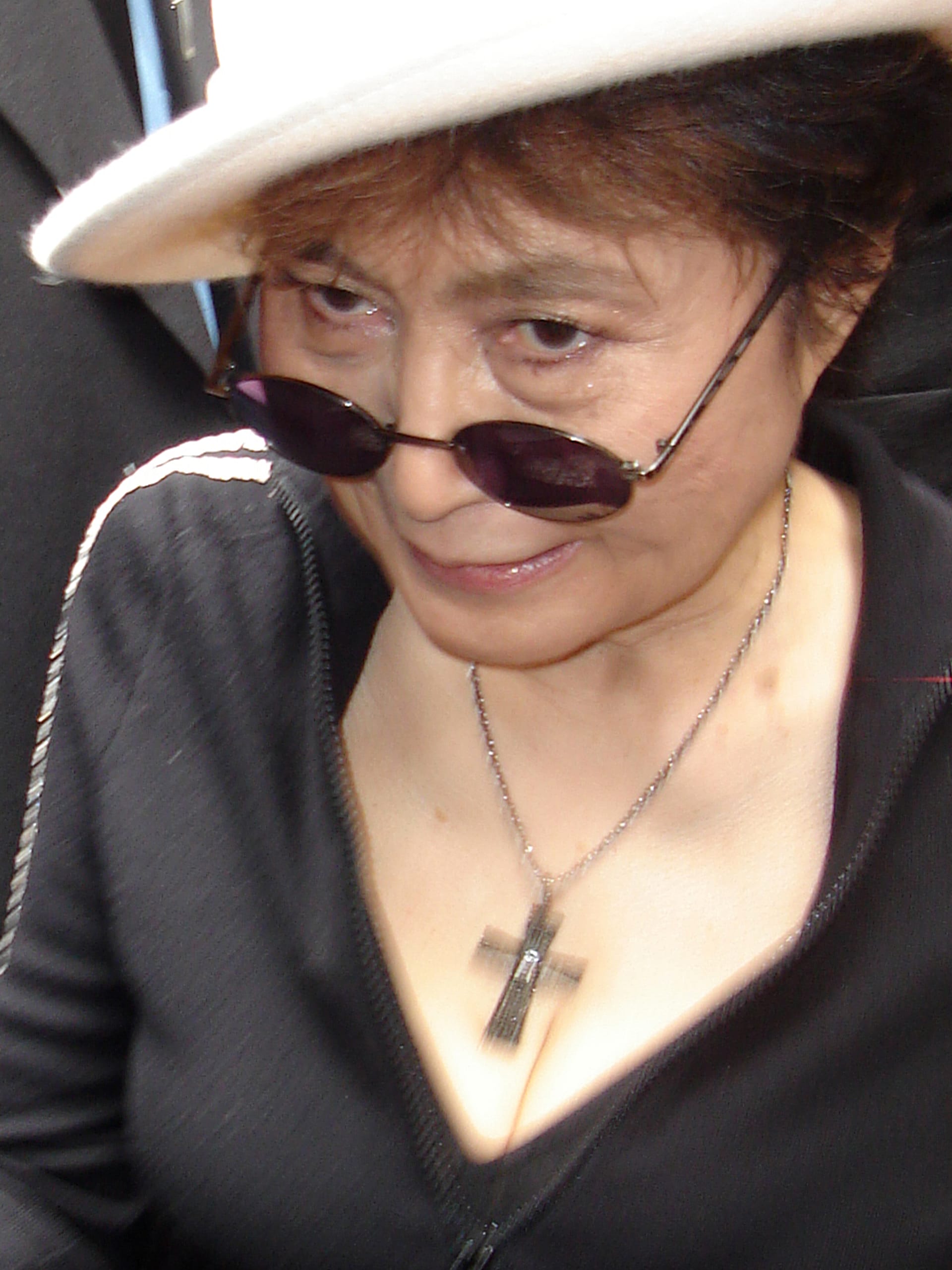 Yoko Ono (Profilová fotografie)