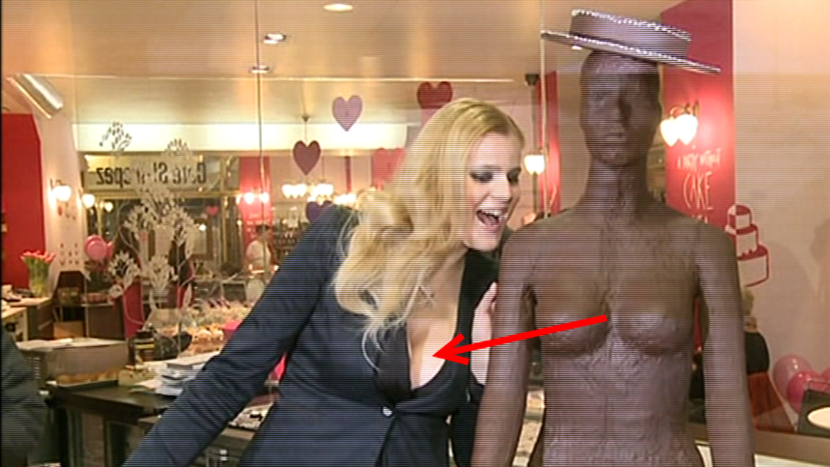Video VIP zprávy: Ornellina čokoládová ňadra se jaksi nepovedla...