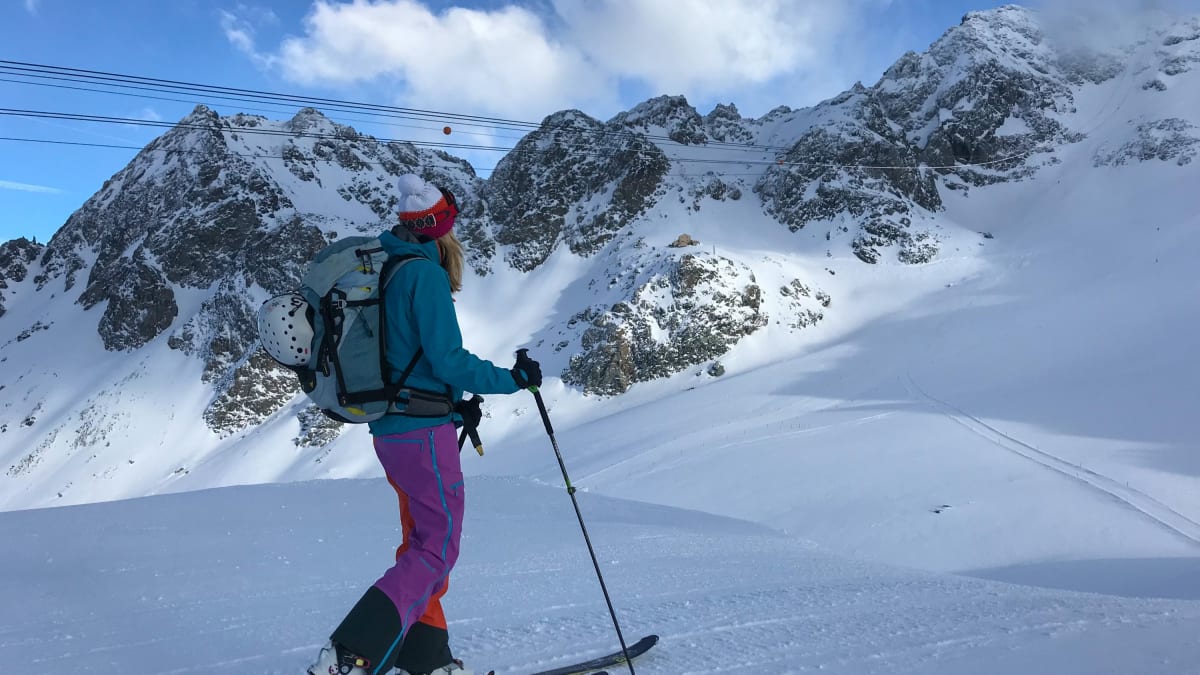 Do chaty můžete dojít i na skialpech, Švýcarsko