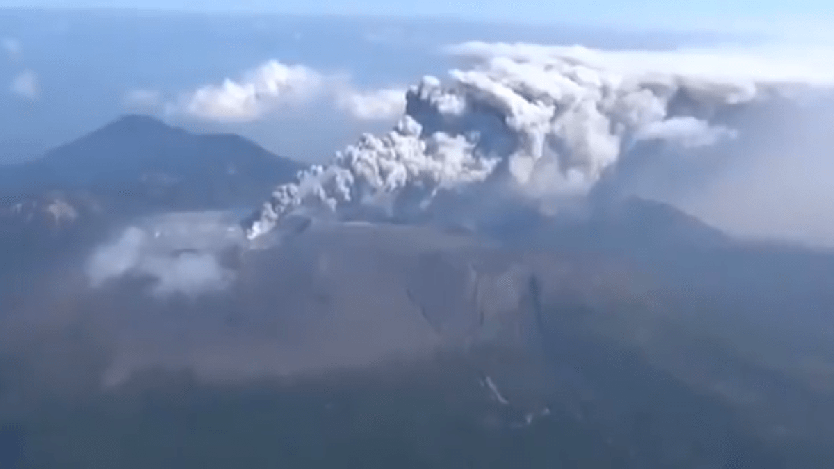 Japonská sopka Šinmoedake se probrala k životu