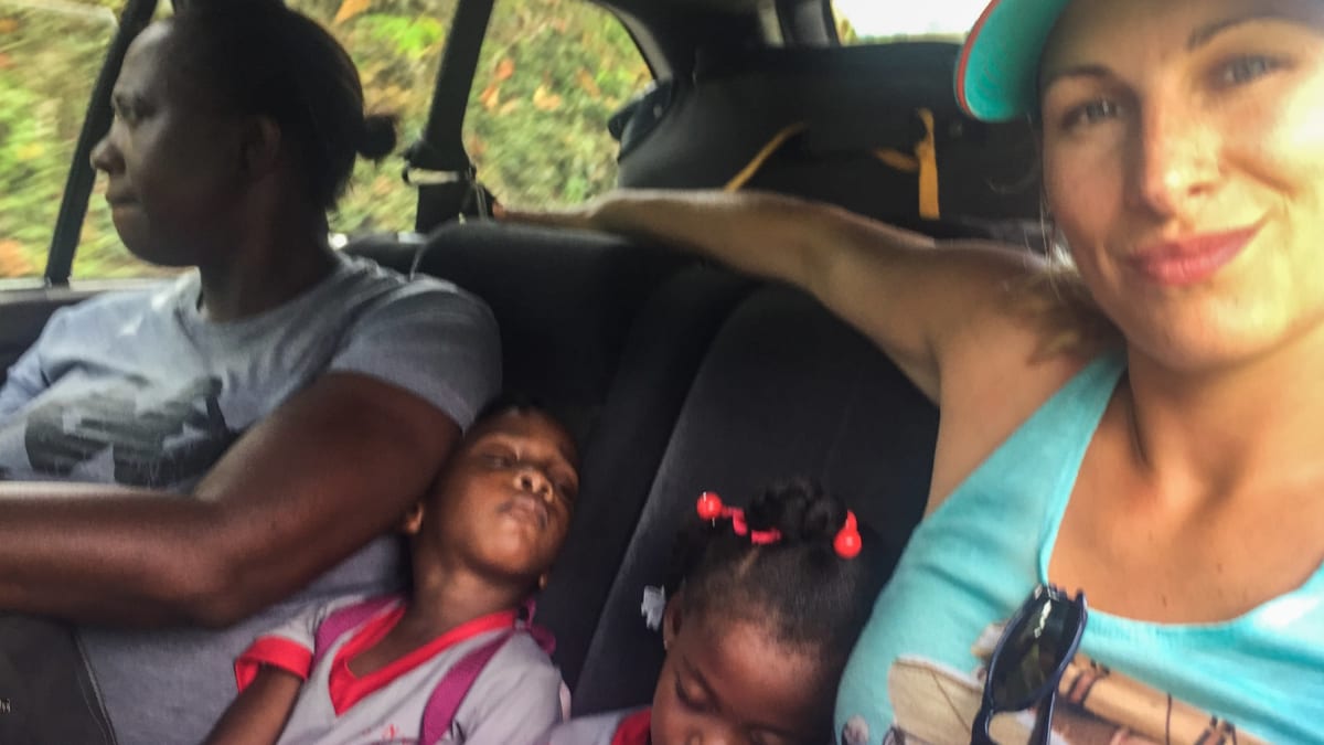 Možná budete muset nosit spící děti do jejich domovů, Jamajka