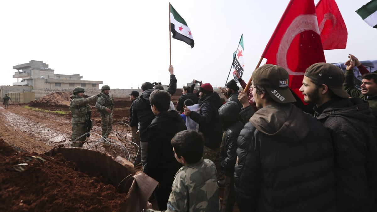 syrská opozice vítá turecké vojáky v provincii Idlib