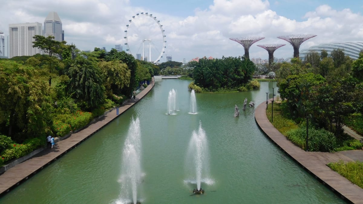 V zahradách Gardens by the Bay se dá strávit spousta času, Singapur