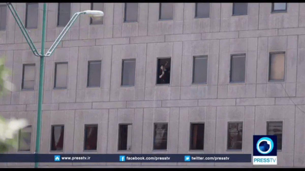 Jeden z útočníků v budově íránského parlamentu