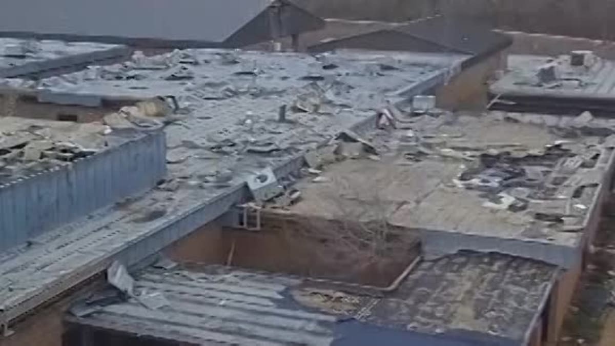 Tornádo zničilo školu, stadion i autobusy v Jižní karolíně                    ZDROJ: AP