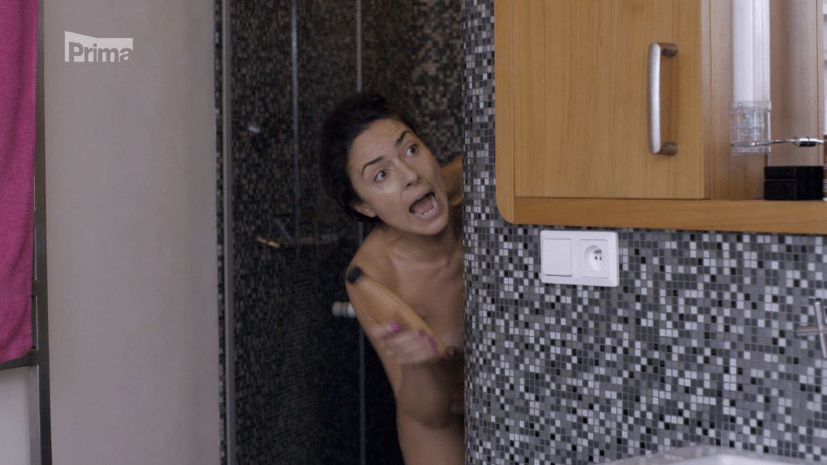 Lucia Siposová musela kvůli natáčení Černých vdov do sprchy
