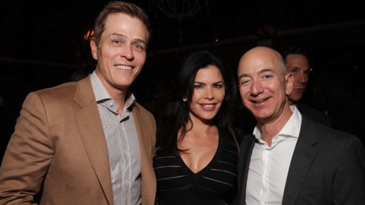 Lauren Sánchez s manželem Patrickem a Jeff Bezos