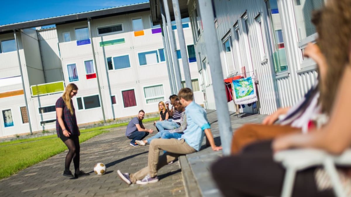 Startblok je projekt cenově dostupného bydlení pro uprchlíky a holandskou mládež