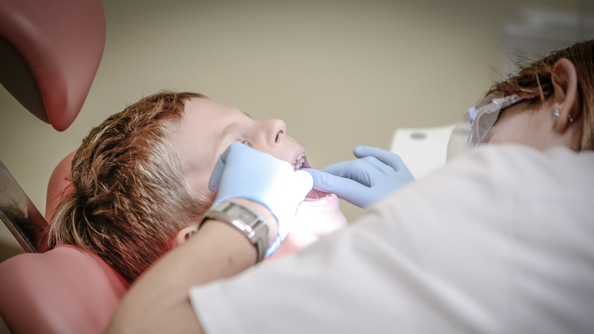 Preventivní kontrola u zubaře je důležitá i u dětí...