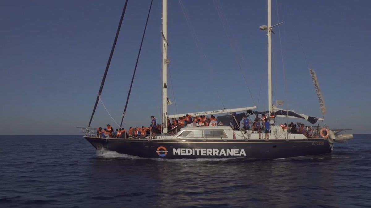 Další člun s libyjskými migranty zachránila italská loď!