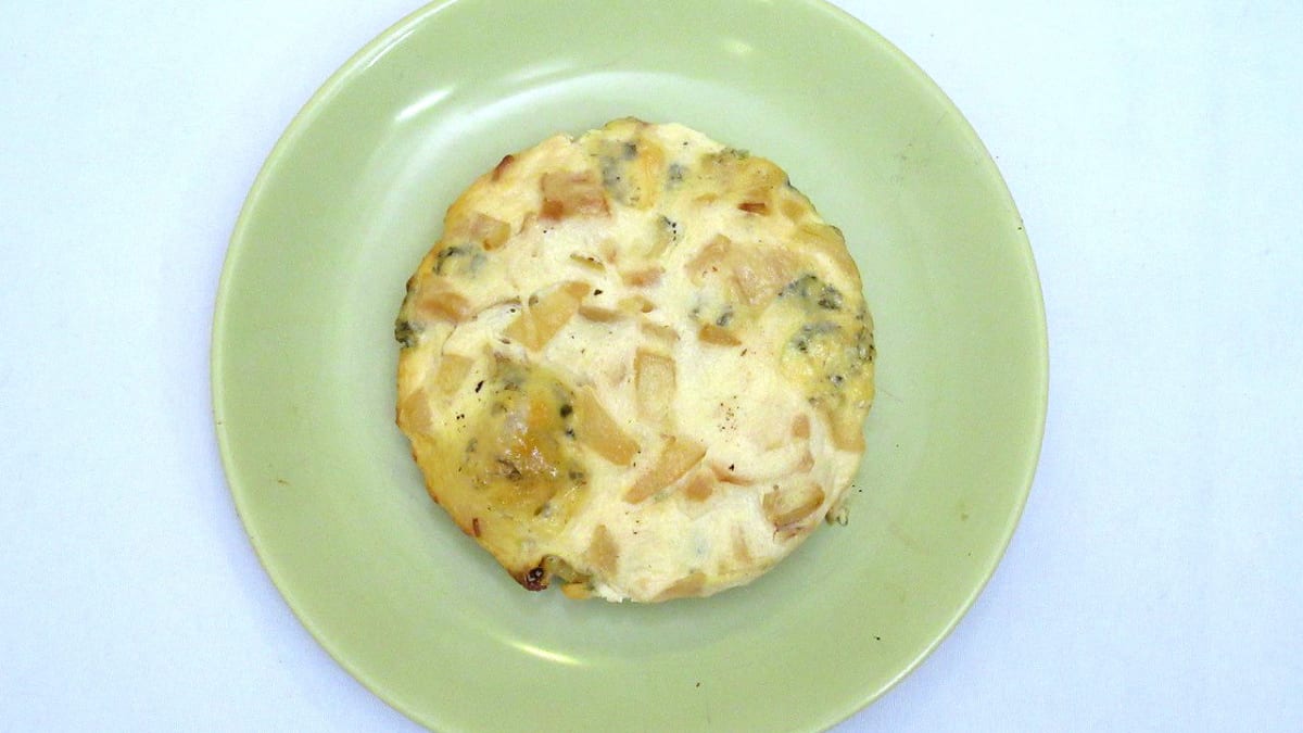 Slané mini koláčky s cibulí a sýrem