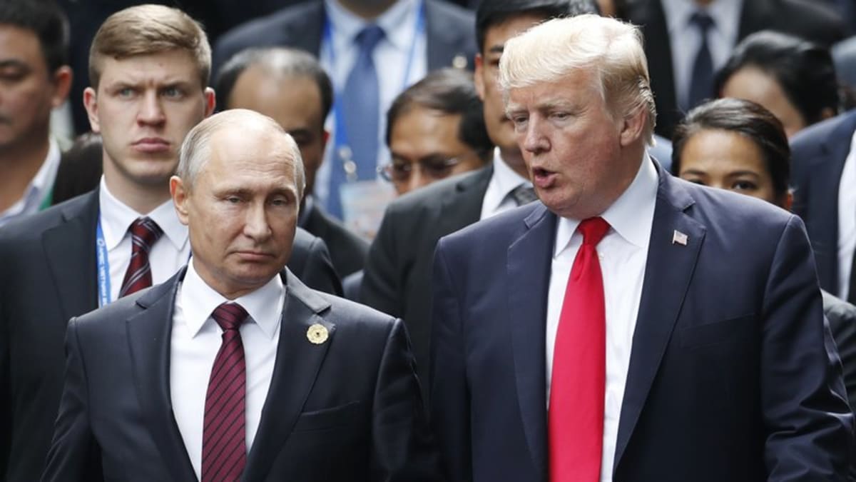 Přelomová schůzka Trump s Putinem