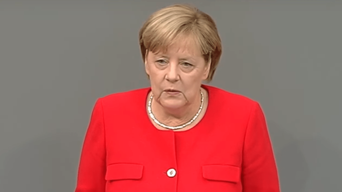 Angelu Merkelovou její odpůrci vypískali