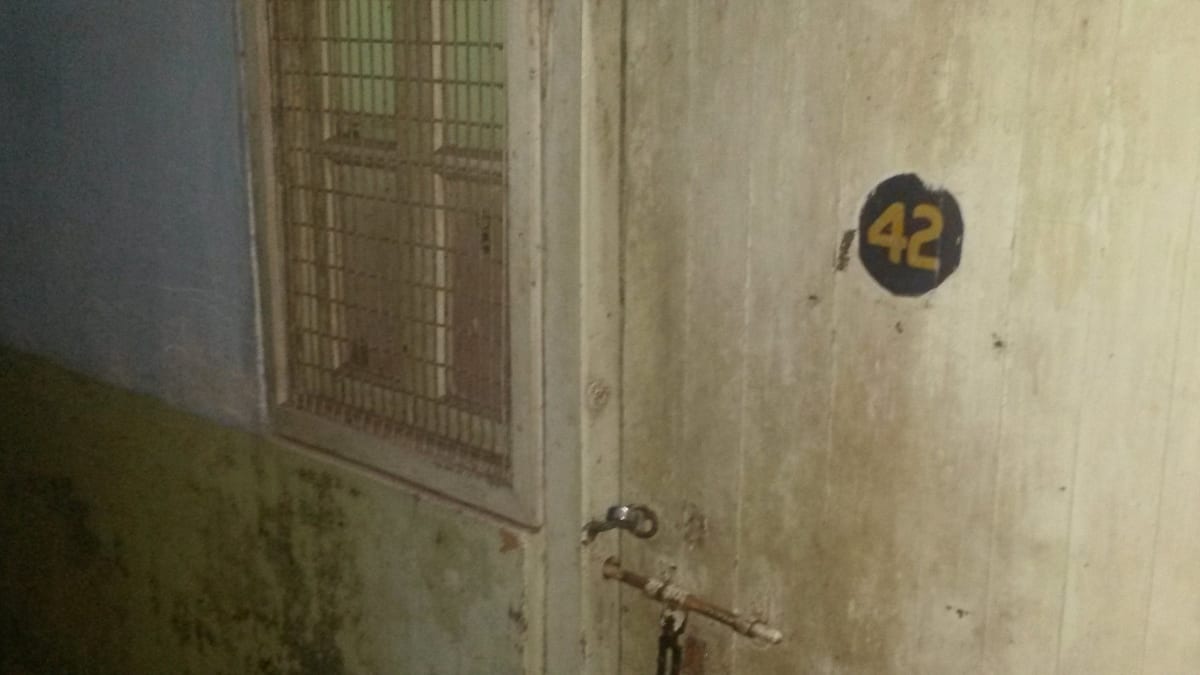 Ne, to není věznice, ale můj pokoj za 60 Kč, Váránasí, Indie