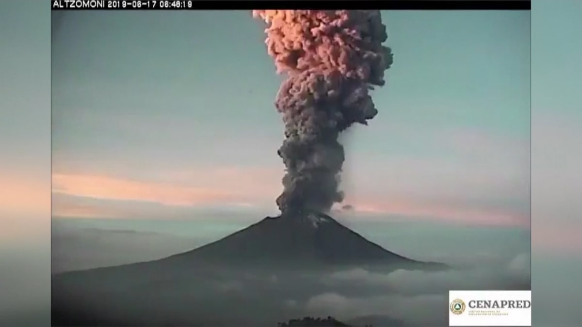Kamera zachytila erupci Popokatepetlu
