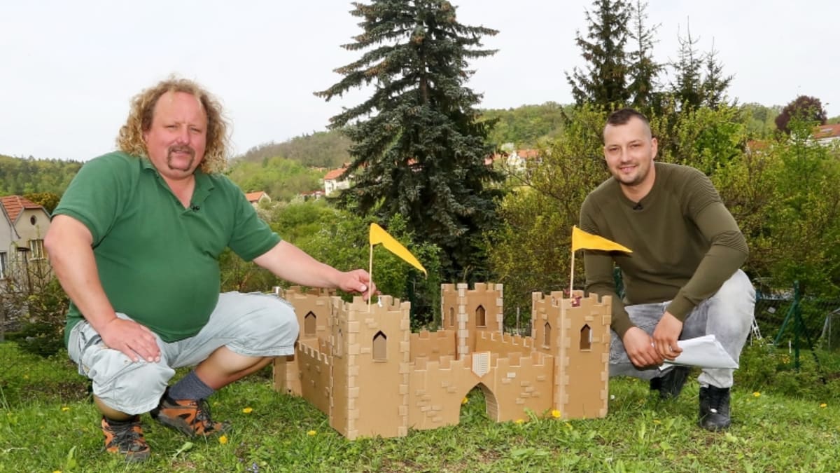 RECEPTÁŘ PRIMA NÁPADŮ: v rubrice Prima NÁPADY vyrobíme nádherný hrad z kartonu pro děti