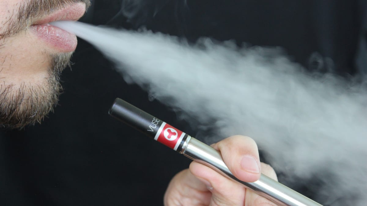 Počet případů poškození plic v souvislosti s užíváním e-cigaret v USA přibývá, zemřelo dalších 5 lidí