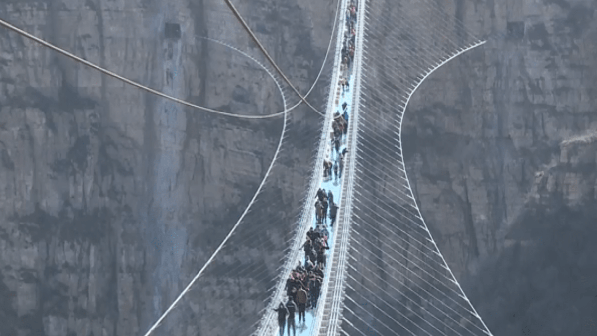 nejdelší skleněný most světa