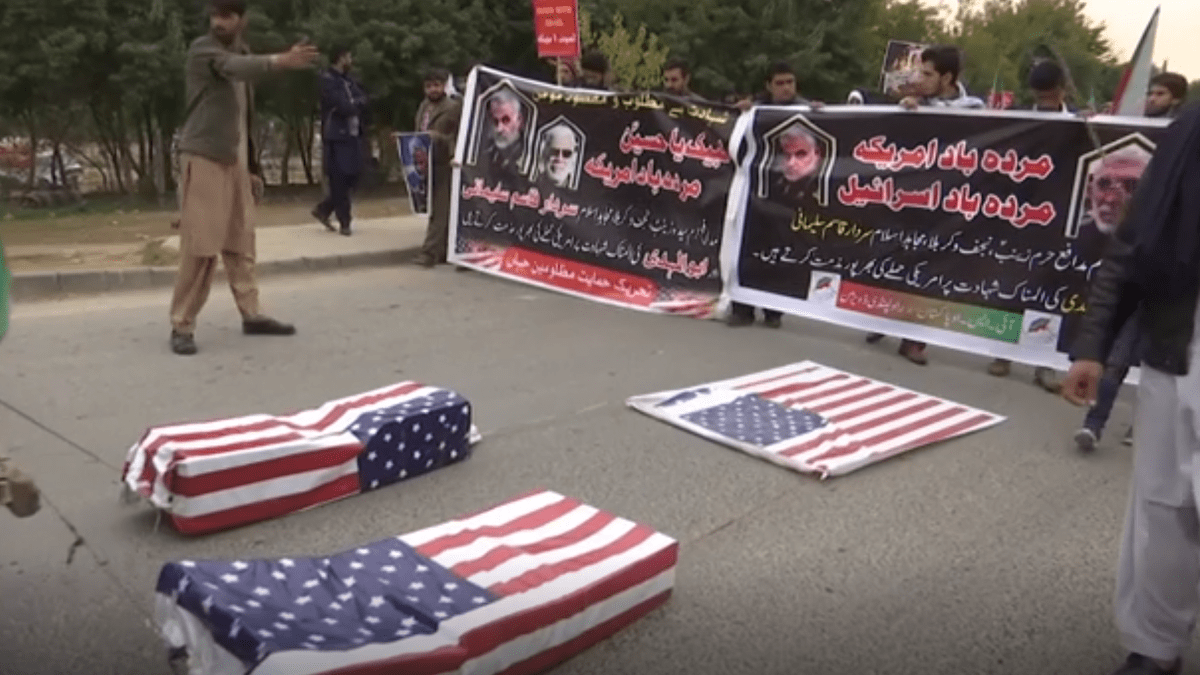 Blízký východ zachvátily po smrti generála Solejmáního protiamerické protesty
