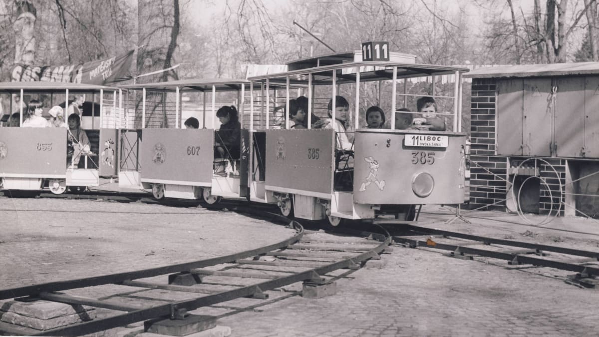 Dětskou tramvaj postavil v roce 1976 Vratislav Paldus.