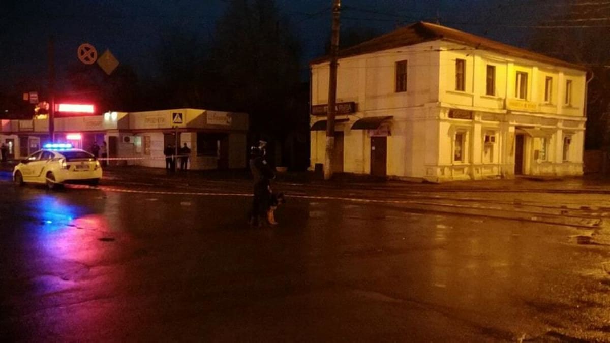 Muž drží na poště v Charkově 11 rukojmí
