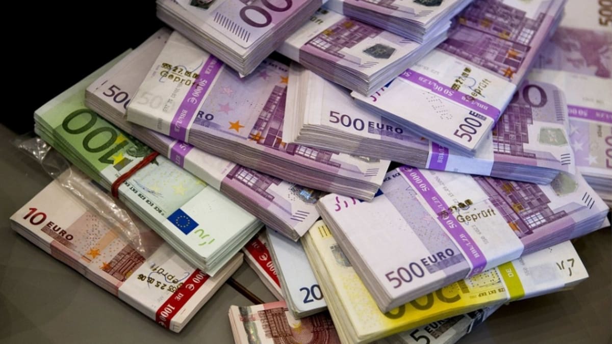 euro bankovky ilustrace