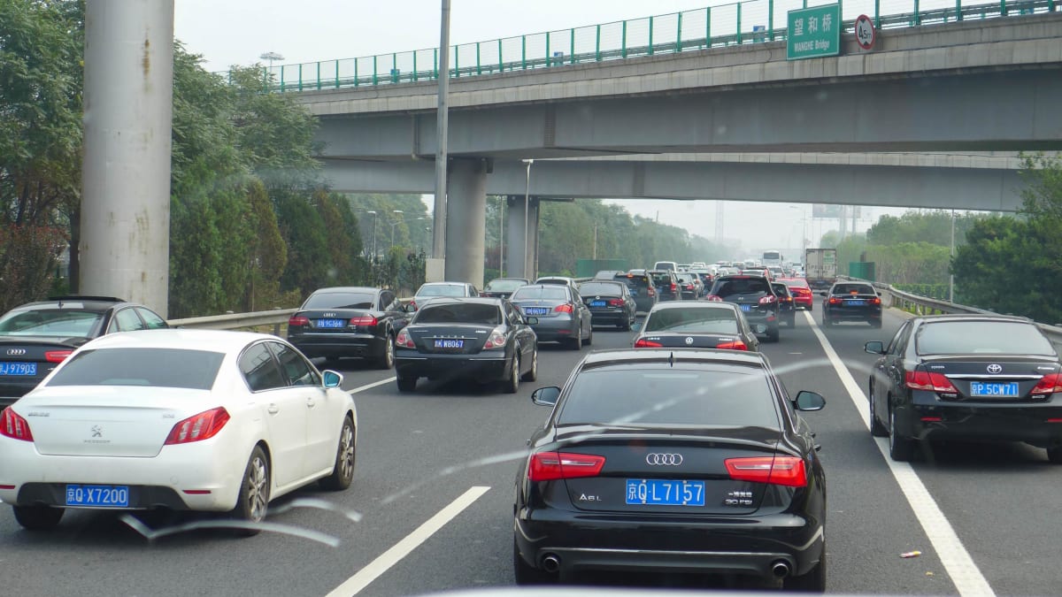Sobotní dopravní zácpy k Pekingu patří