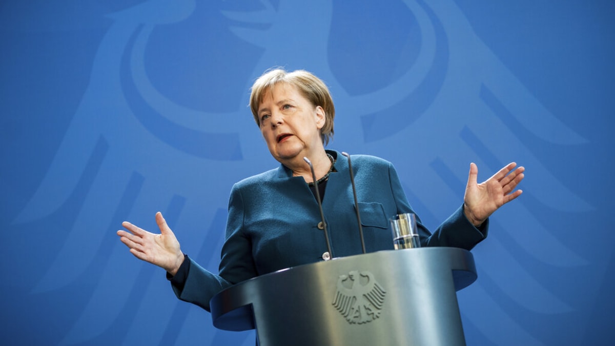 Angela Merkelová na nedělní tiskové konferenci